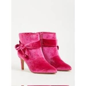 Torrid Pink Crushed Velvet Pointed Heel Booties 9WW 9 Double Wide